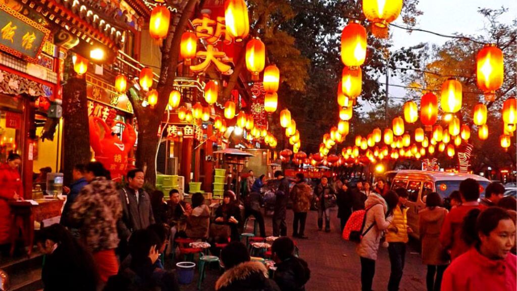 Phố Vương Phủ Tỉnh sầm uất thu hút đông đảo du khách