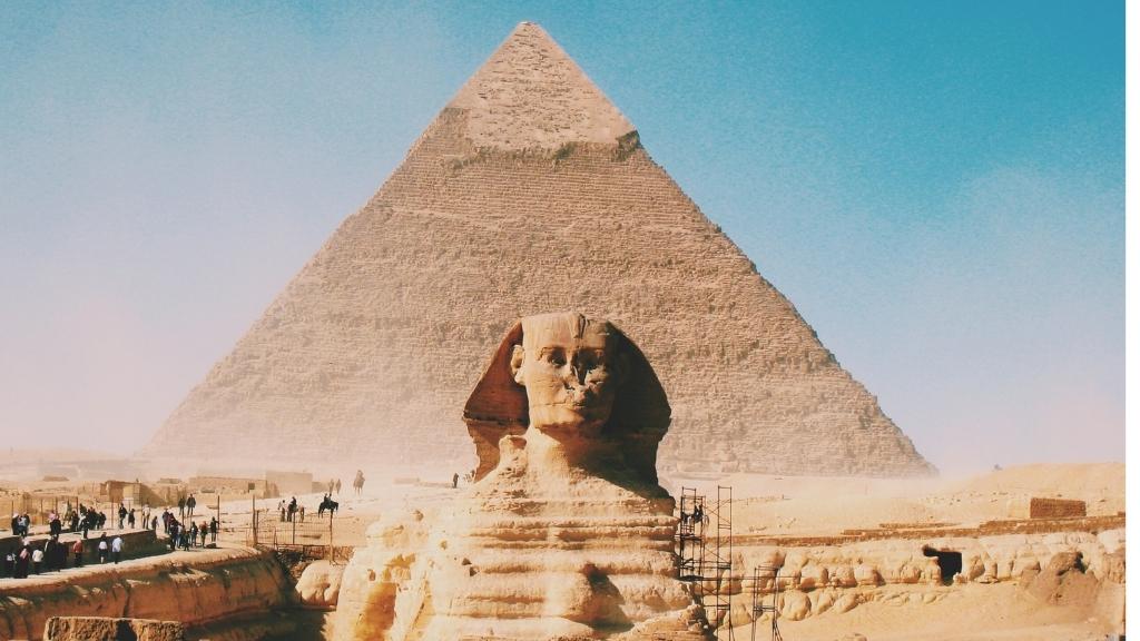 Kim tự tháp Giza với tượng nhân sư Sphinx