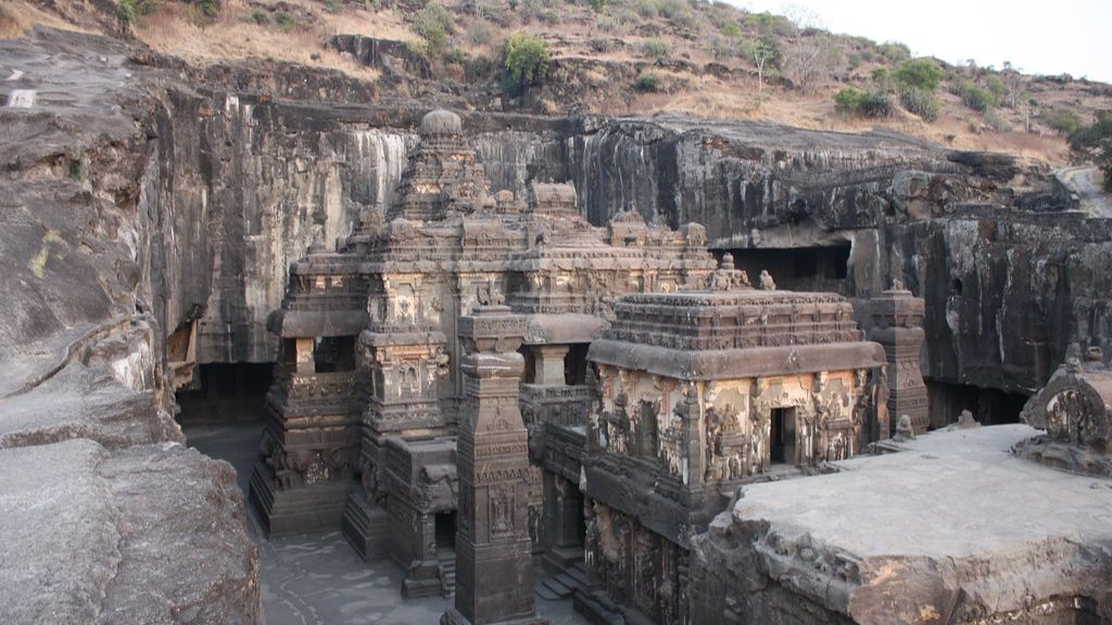 Khám phá quần thể hang động Ellora