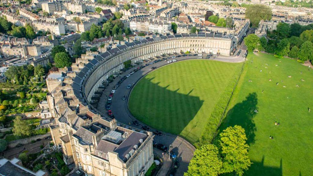 Khu nhà hình vòng cung độc đáo tại Royal Crescent