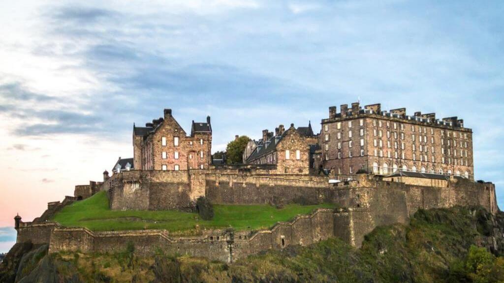 Lâu đài Edinburgh – biểu tượng quyền lực của quốc gia