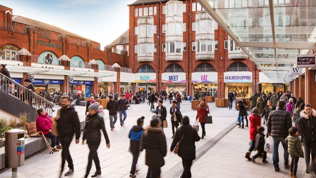 Trung tâm mua sắm sầm uất tại Ealing Broadway
