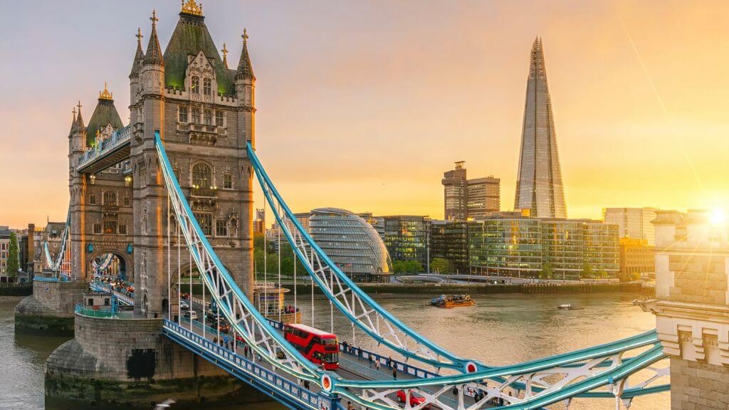 Vẻ đẹp từ trên cao của Tower Bridge huyền thoại
