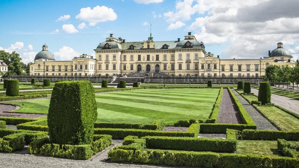 Cung điện Drottningholm đẹp tựa như cổ tích