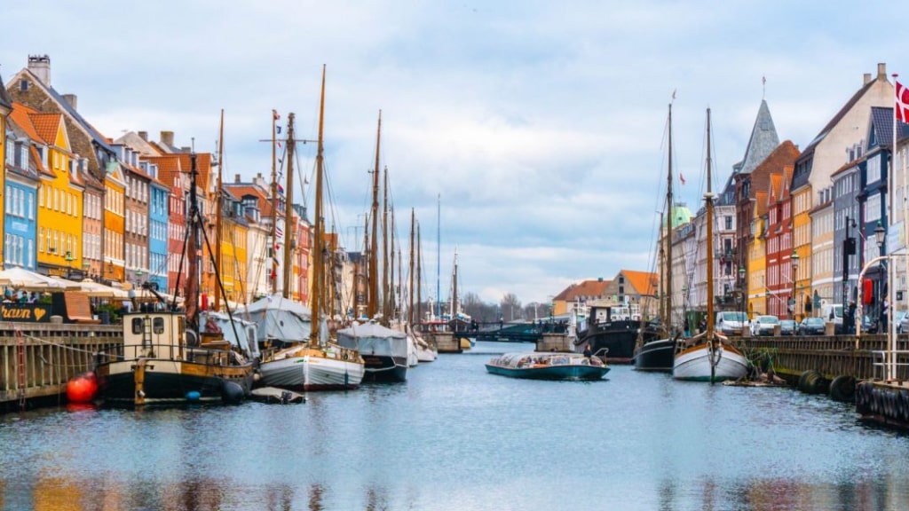 Trải nghiệm du thuyền trên hệ thống kênh Nyhavn lãng mạn