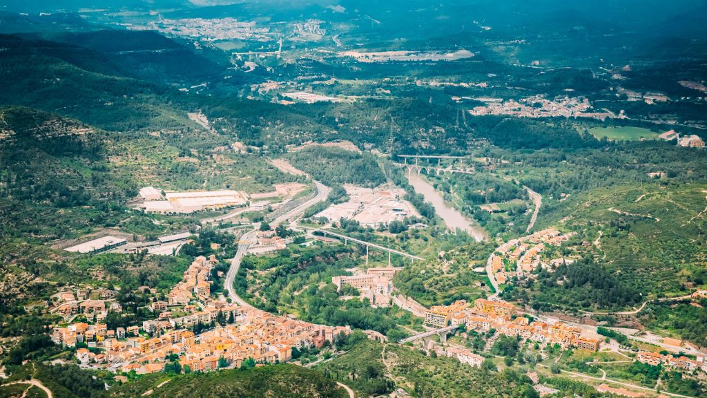 Thung lũng Montserrats hùng vĩ