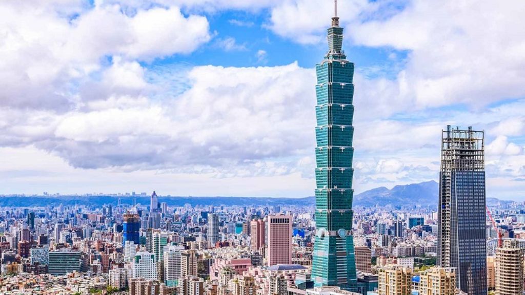 Tháp Taipei 101 cao chọc trời gây ấn tượng với du khách khi du lịch Đài Loan