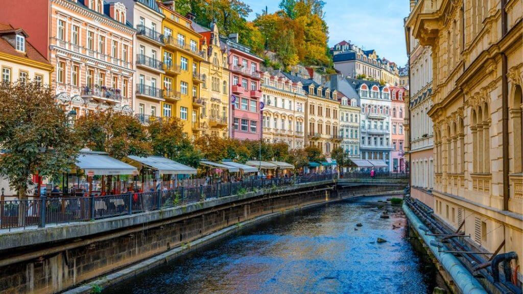 Vẻ đẹp yên bình bên dòng suối khoáng Karlovy Vary