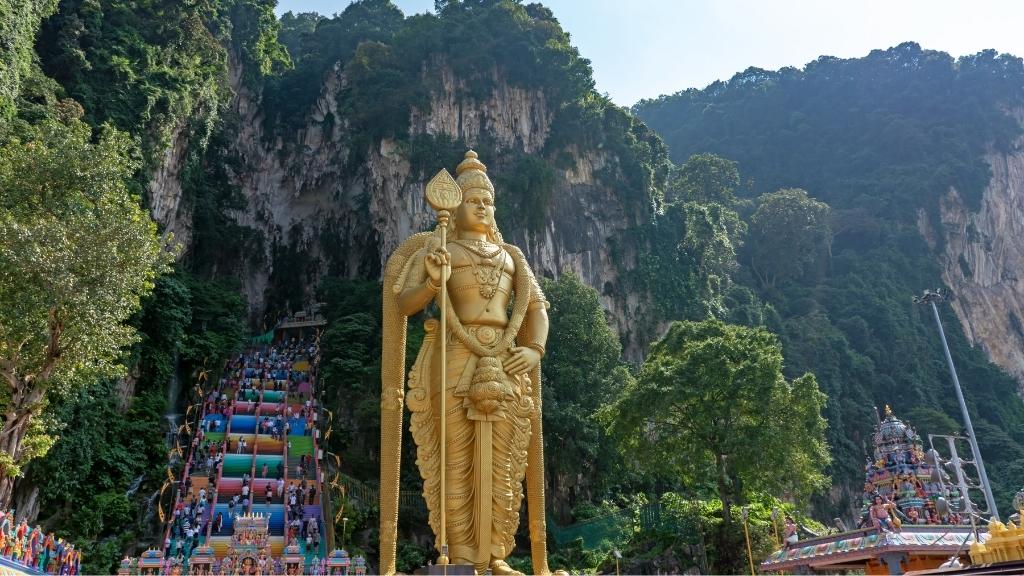 Du lịch Malaysia khám phá động Batu
