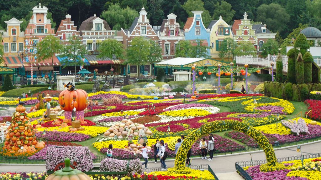 Vui chơi tại công viên trí Everland