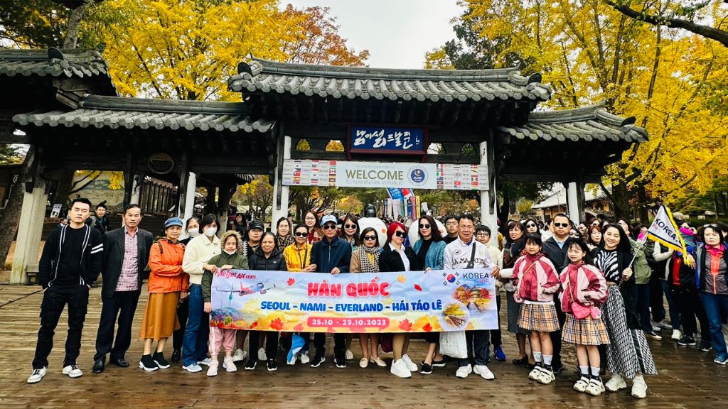 Đoàn khách tham gia tour Hàn Quốc 5N4Đ tại BestPrice