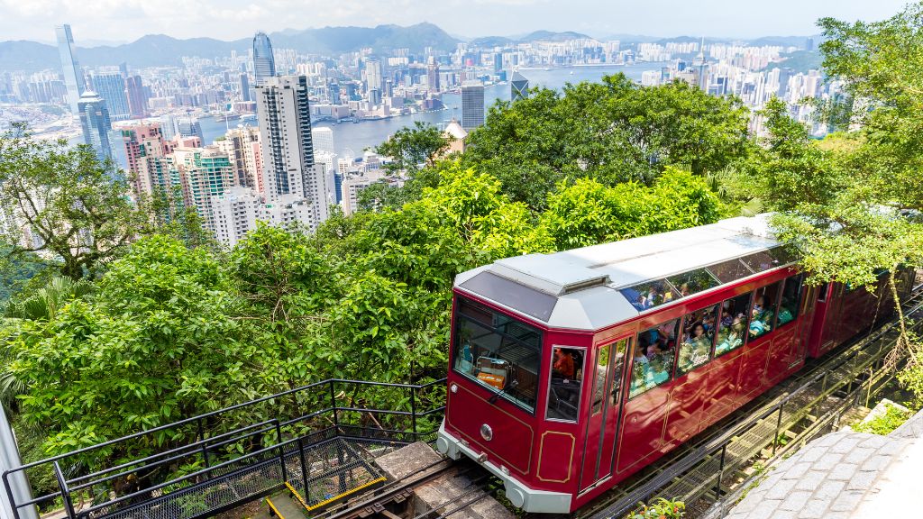 Du lịch Hong Kong ngắm cảnh check in trên núi Thái Bình