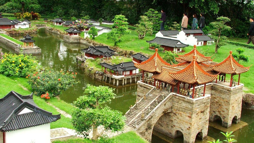 Làng văn hoá các dân tộc Trung Hoa Cẩm Tú