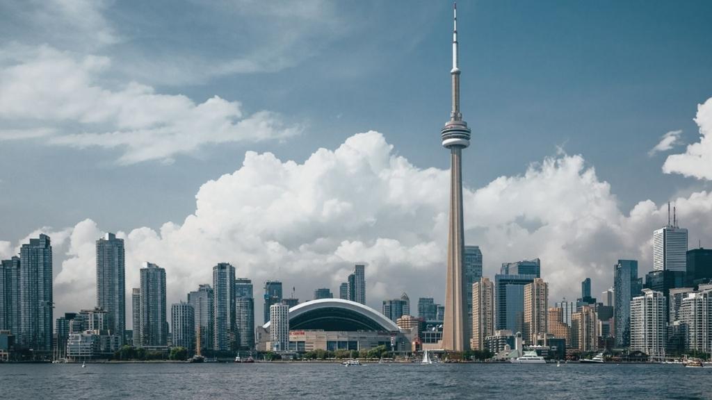 Tháp CN biểu tượng cho nền kinh tế vững mạnh của Canada