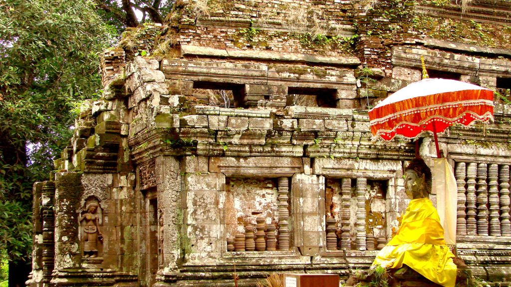 Đền Wat Phou cổ kính