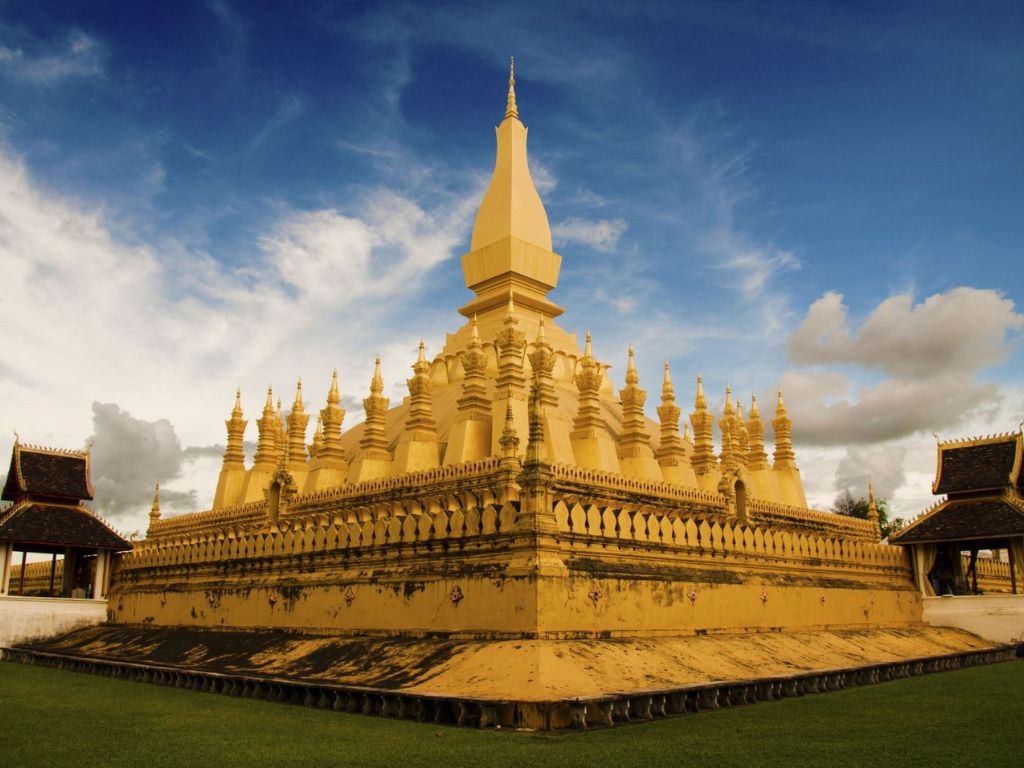 Trung tâm Phật giáo Thạt Luổng hoành tráng