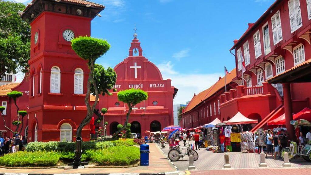 Quảng trường Hà Lan – khu vực nổi bật với những công trình màu đỏ đặc trưng