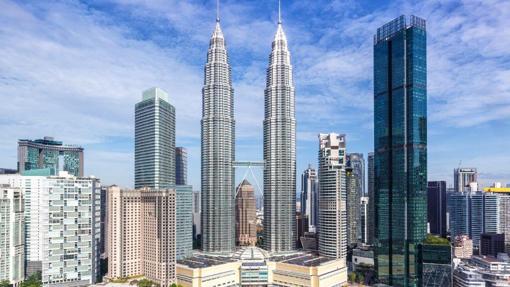 Tháp đôi Petronas – biểu tượng nổi tiếng và niềm tự hào của Malaysia