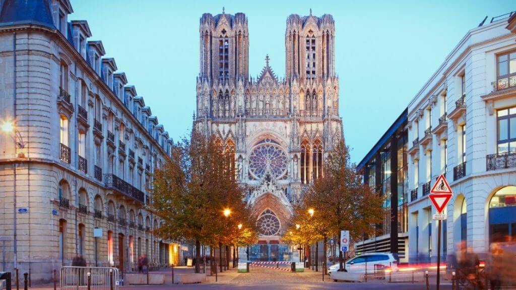 Nhà thờ Reims khi đông về