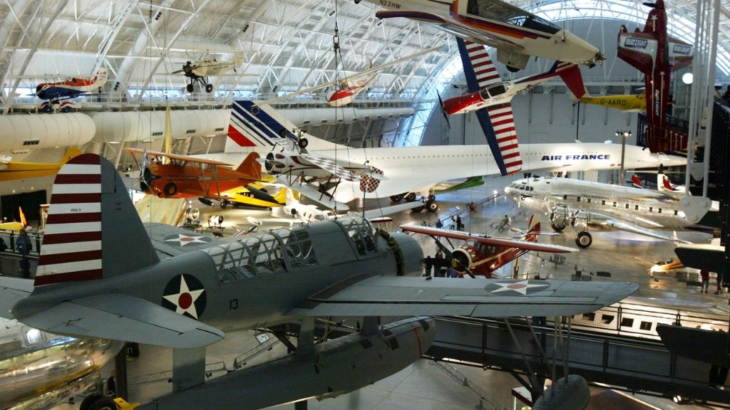 Khám phá Bảo tàng Hàng Không và Không Gian Hoa Kỳ