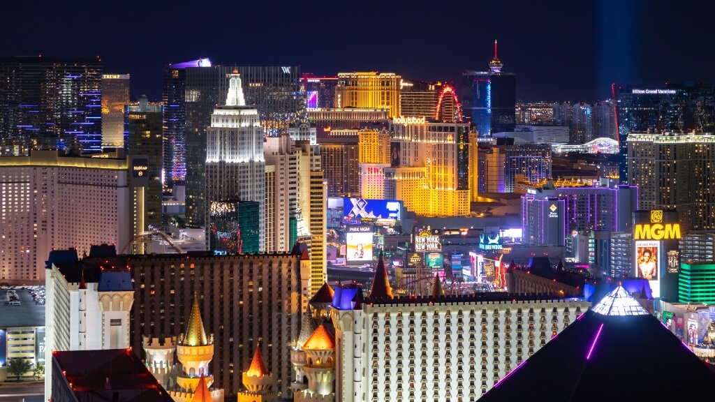 Khám phá thành phố không ngủ Las Vegas sôi động xuyên màn đêm