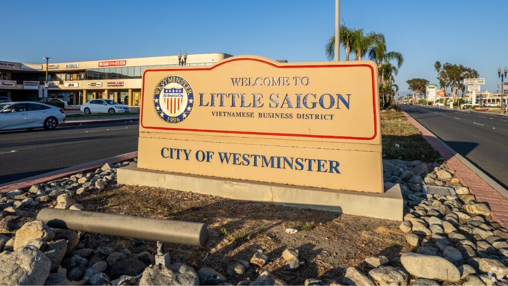 Little Saigon là nơi tập trung cộng đồng người Việt đông nhất tại bang California, Hoa Kỳ