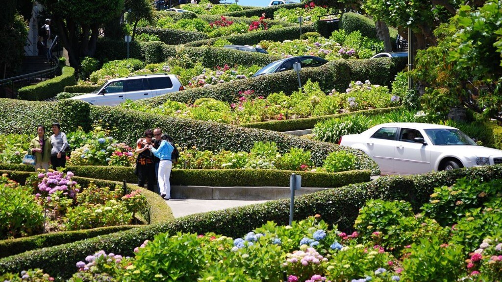 Lombard Street – con đường uốn lượn nổi tiếng San Francisco