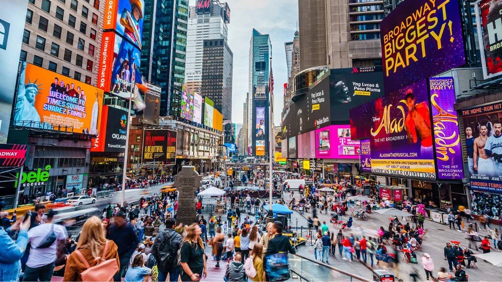 Quảng trường Thời Đại (Times Square) là trái tim của New York