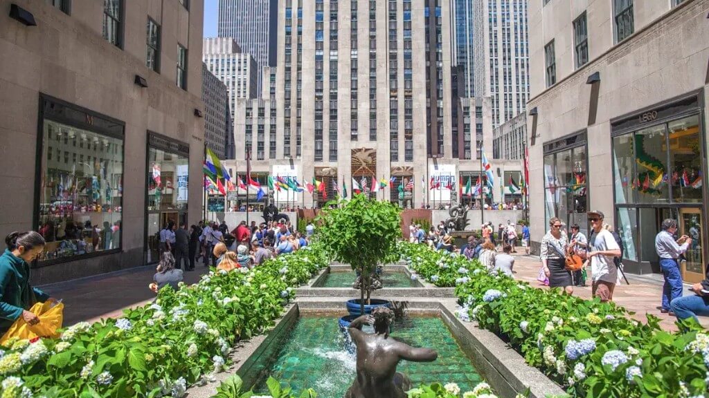 Rockefeller Center sầm uất giữa lòng New York