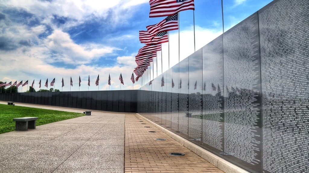 Tham quan Đài tưởng niệm Chiến tranh Việt Nam (Vietnam Veterans Memorial)