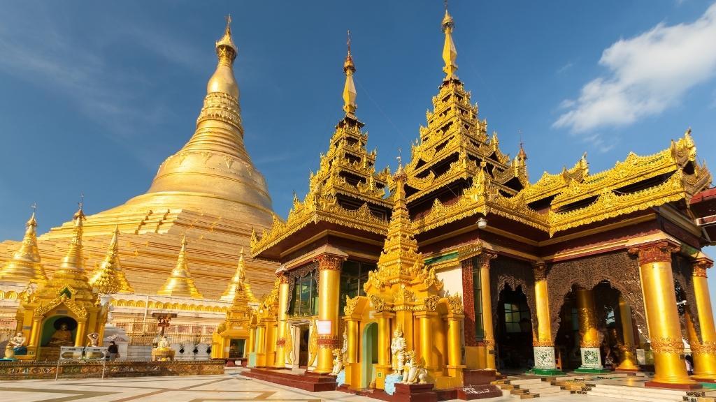Chùa Shwedagon với 9300 lá dát vàng
