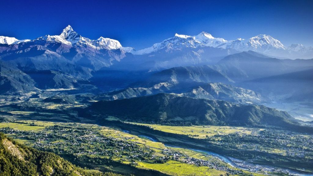 Thành phố Pokhara thơ mộng dưới dãy Himalayas