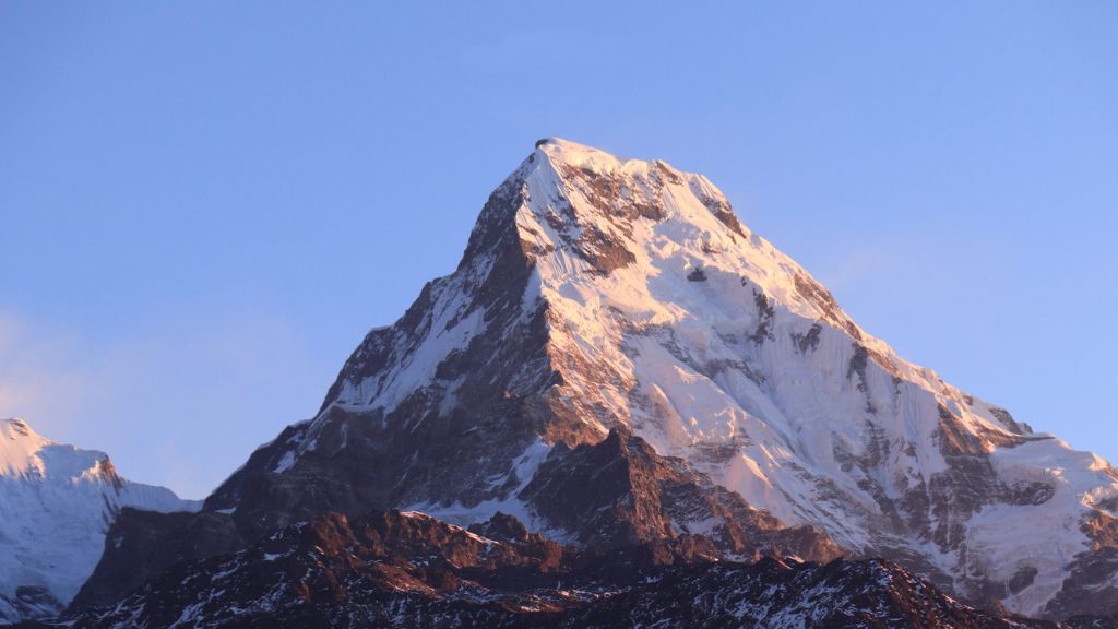 Chiêm ngưỡng đỉnh núi Annapurna South hùng vỹ