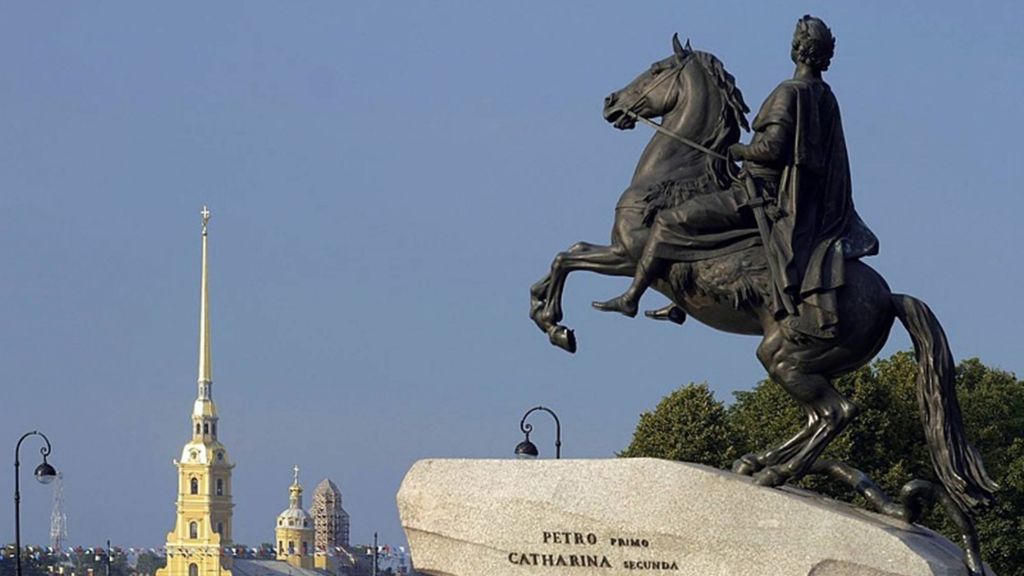 Chiêm ngưỡng đài tưởng niệm Peter Đại Đế