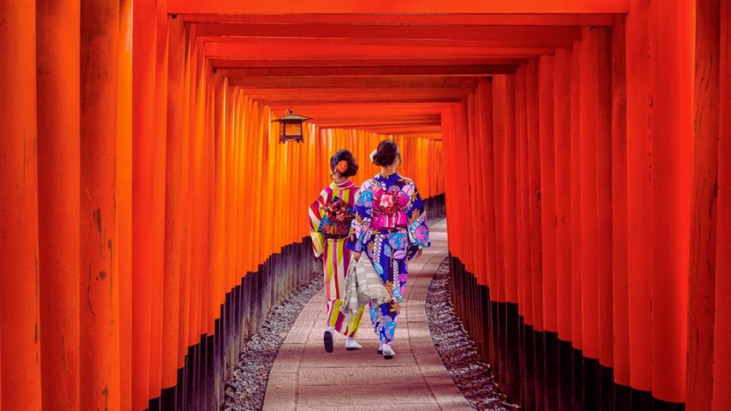 FUSHIMI INARI – Ngồi đền Ngàn Cổng Huyền Thoại tại Nhật Bản  FUSHIMI INARI – Ngồi đền Ngàn Cổng Huyền Thoại tại Nhật Bản