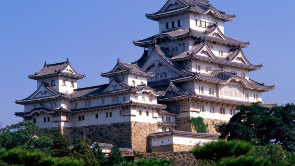 Tham quan lâu đài của thiên hoàng Nhật Bản ở tại trung tâm Tokyo