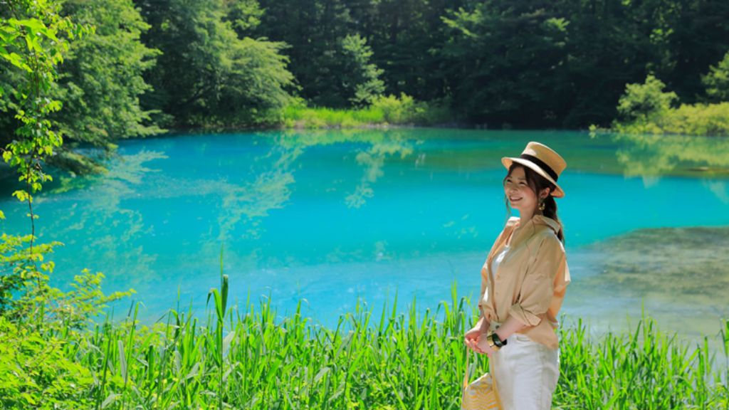 Hồ ngũ sắc Goshiki trong xanh