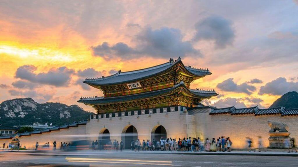 Vẻ đẹp trang nghiêm của Cung điện Hoàng Gia Nhật Bản