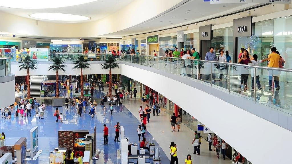 Bên trong trung tâm mua sắm SM Mall of Asia hiện đại