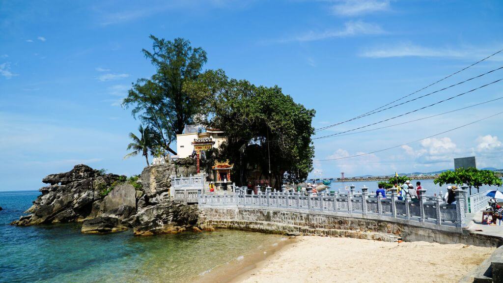 Dinh Cậu – Dinh Bà – biểu tượng tín ngưỡng lâu đời của người dân vùng biển