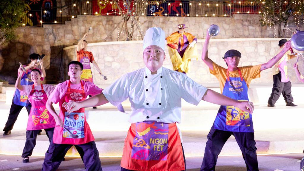 Đoàn tự do thưởng thức Loảng Xoảng Show