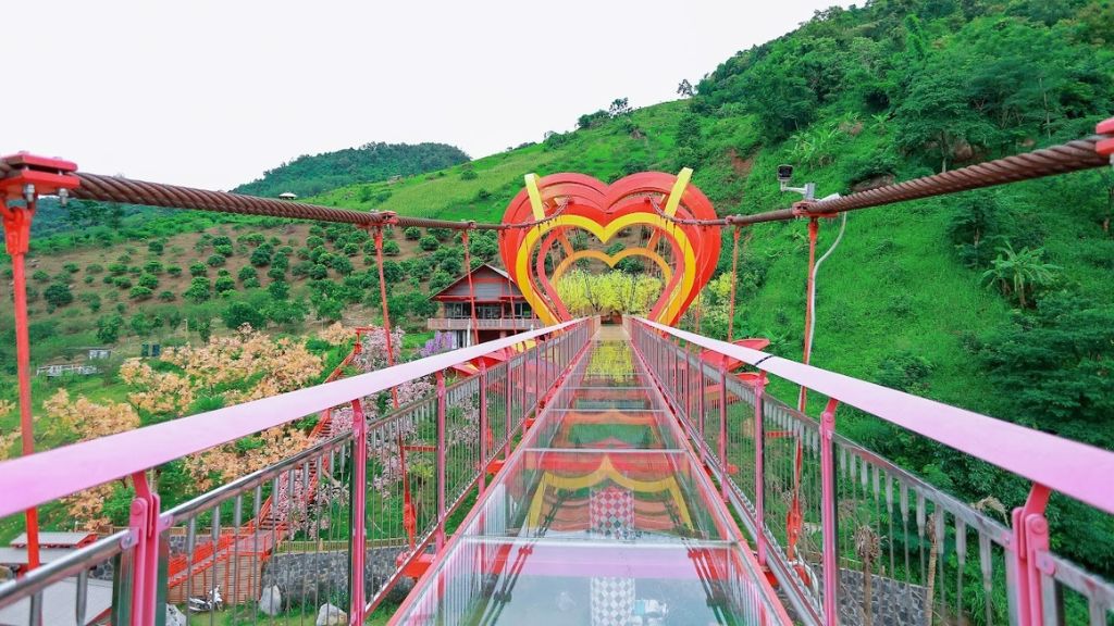 Cầu Kính Bạch Long