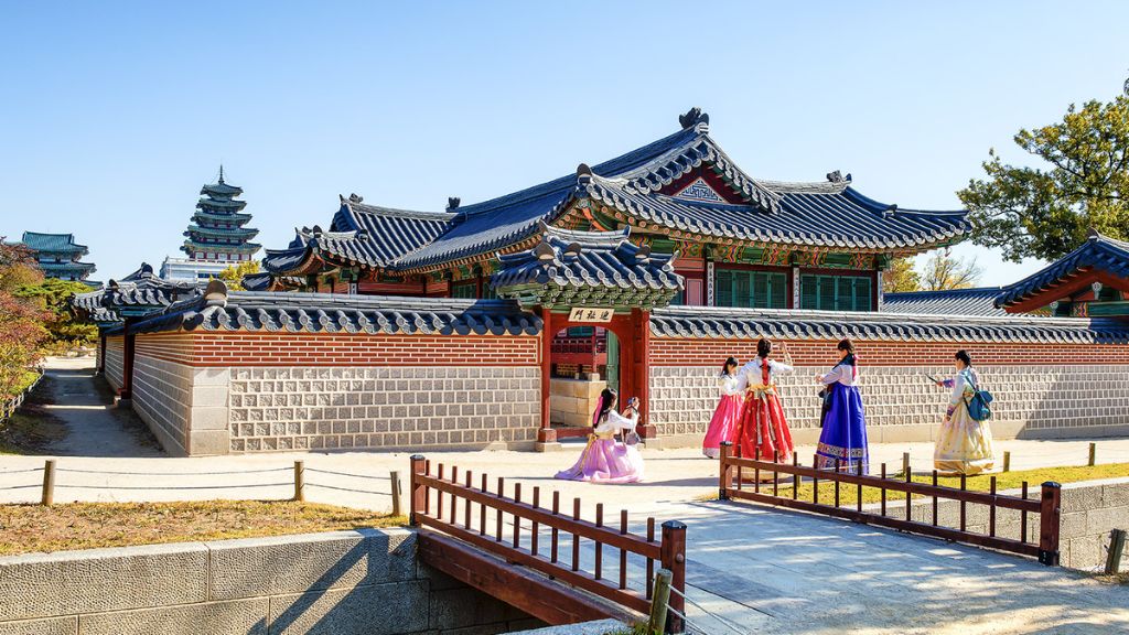 Khám phá cung điện hoàng gia Gyeongbok