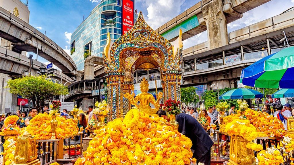 Chiêm bái đền Erawan linh thiêng