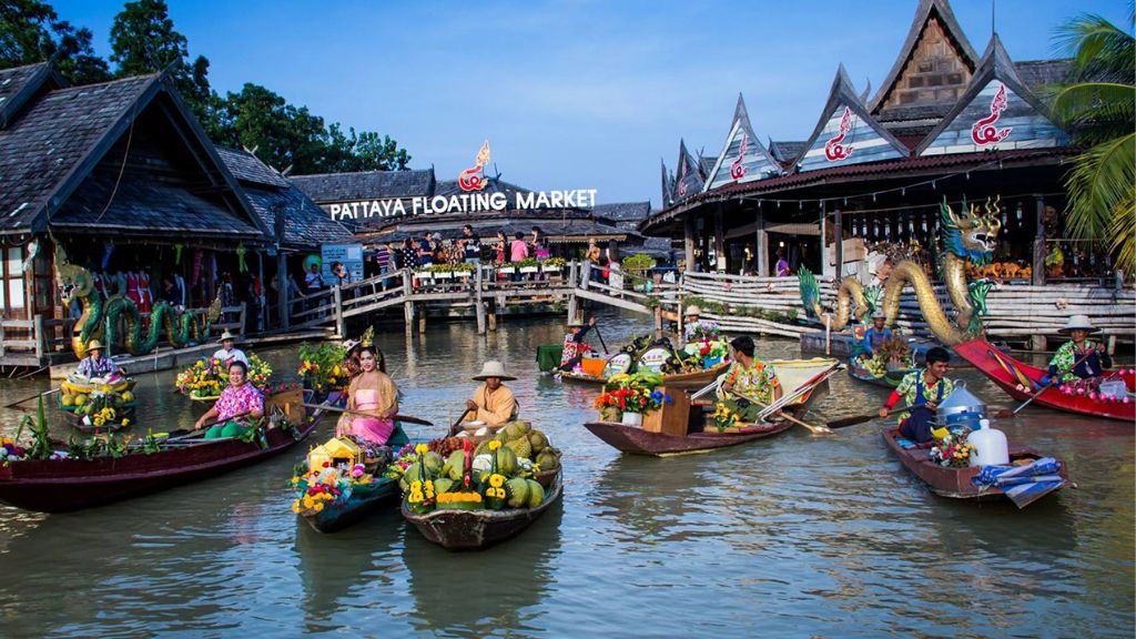 Khám phá văn hóa tại chợ nổi bốn miền