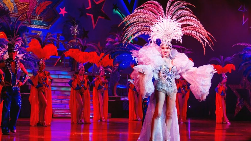 Tiết mục trình diễn công phu tại show Alcazar