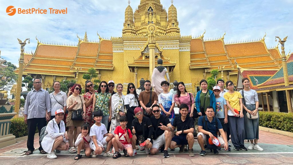 Đoàn khách BestPrice check in tour Thái Lan