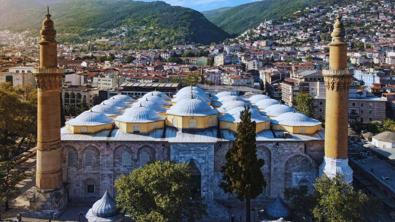 Bursa Grand Mosque – kiệt tác kiến trúc Ottoman với không gian trang nghiêm và hùng vĩ