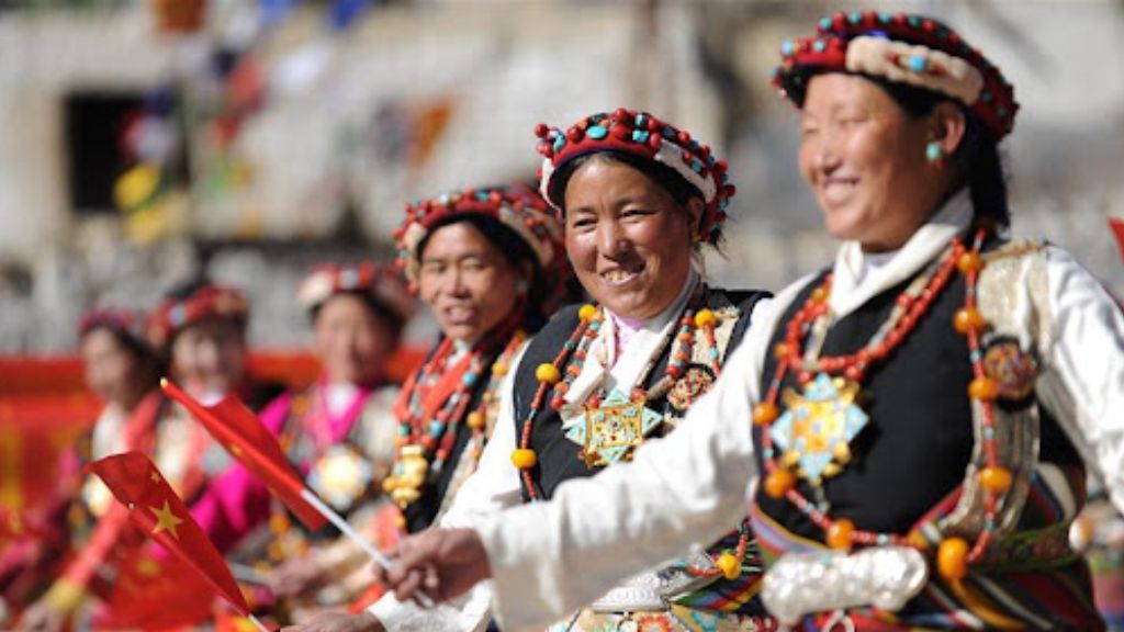 Gặp gỡ người dân Tây Tạng tại Thôn Trại Tây Tạng
