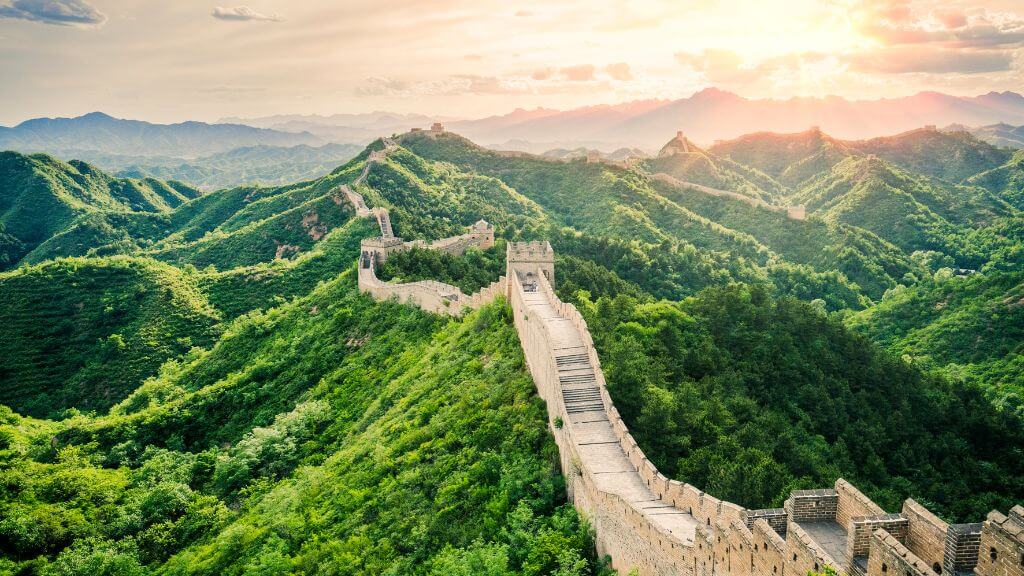 Đoàn tham quan Vạn Lý Trường Thành nổi tiếng